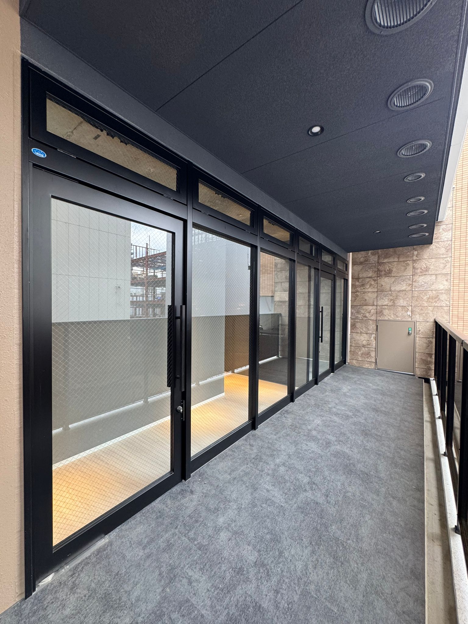 Entrance to Ichi語 Language School Fukuoka